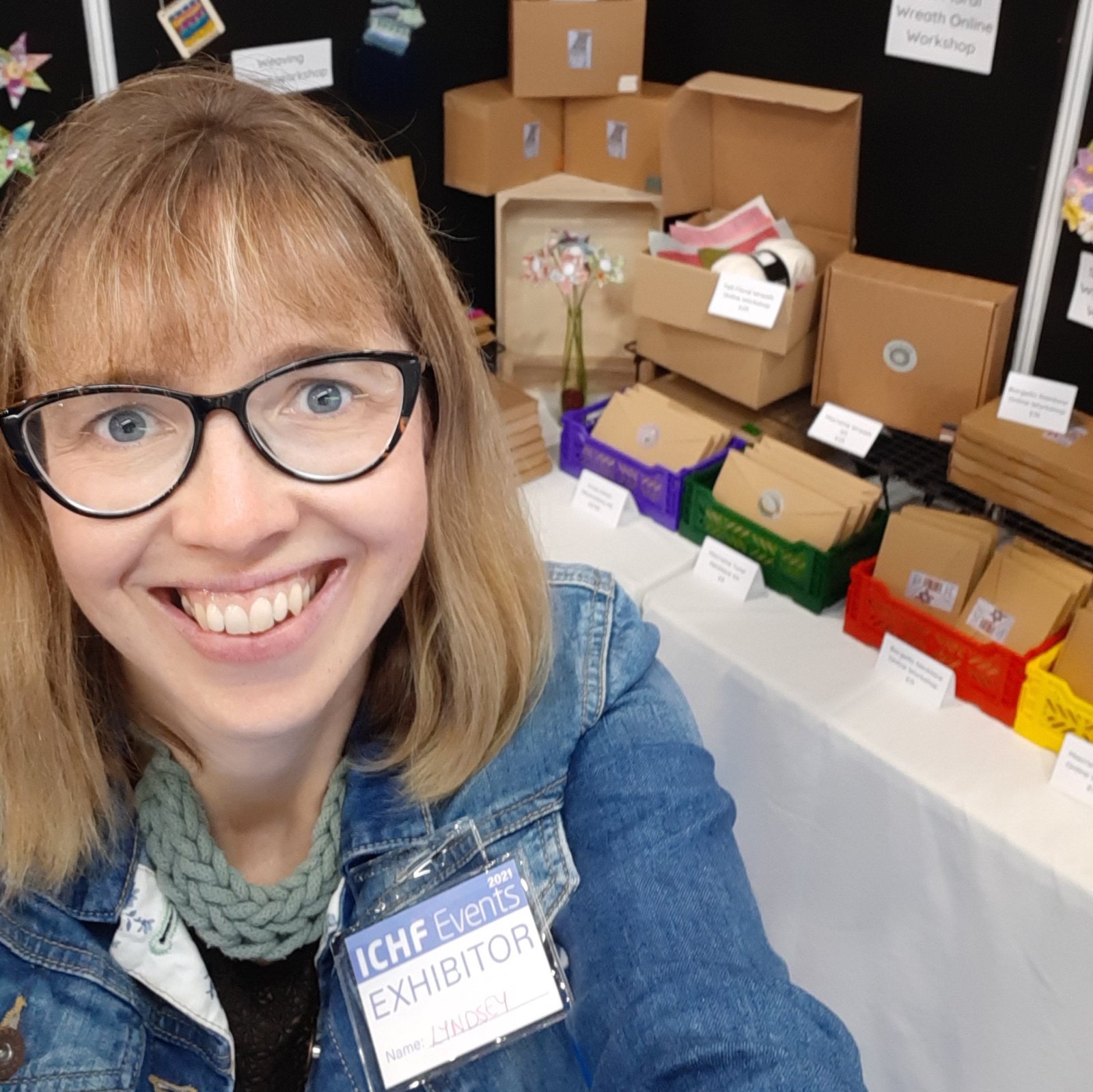 MACRAME FLOWER VASE with Lyndsey Harvey, Crafting with Lyndsey 13.30